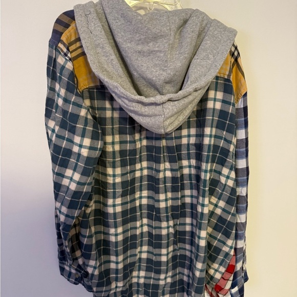 American Eagle Outfitters Red and Blue Casual Button Down Shirt - Picture 4 of 4